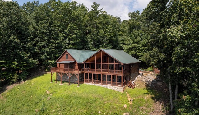 Cozy 3BR/2.5BA Cabin Retreat on Buck Mountain, Purlear