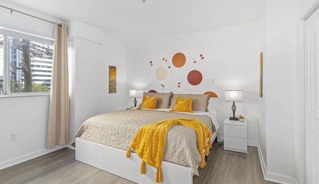 Cozy 3BR/2BA King Bed Free Parking Pet-Friendly