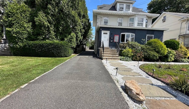 Cozy 3BR Apartment with Private Entry & Parking in Elizabeth, NJ