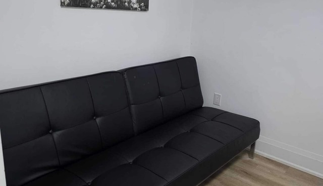 Cozy 3BR Basement in Scarborough – Kitchen & Bath