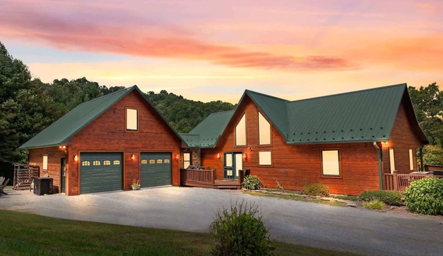 ‼️Cozy 3BR Bloff Hytte w/Mountain Views and BBQ