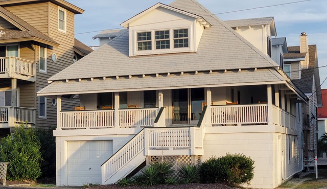 Cozy 3BR Cottage Sitting on the Waterway!