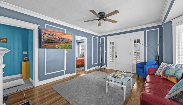 Cozy 3BR Derby Favorite Unit Near Churchill Downs!