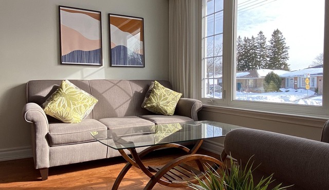 Cozy 3BR - Downtown in 30 mins, Near GO train