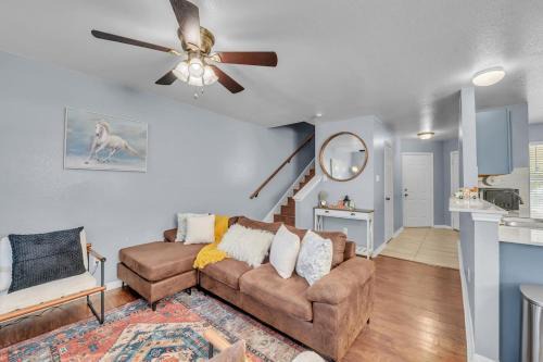 Cozy 3BR Duplex Sleeps Pet Friendl Downtown ATX