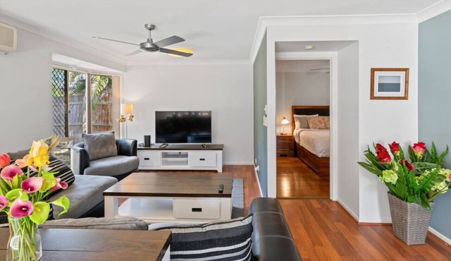 Cozy 3BR Family-Friendly House @Eight Mile Plains