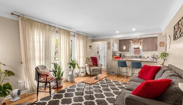 Cozy 3BR Gem - Near Detroit Airport
