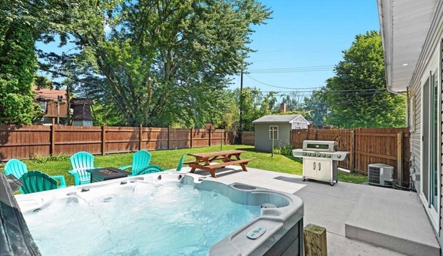 Cozy 3BR Getaway with Hot Tub, Firepit & BBQ