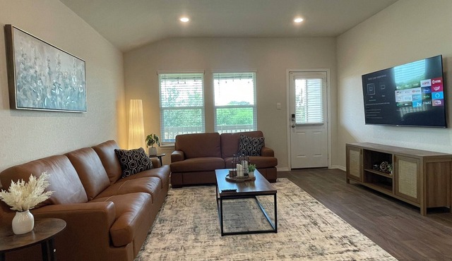 Cozy 3BR Grey Woodpecker Home with 2 Baths and Garage