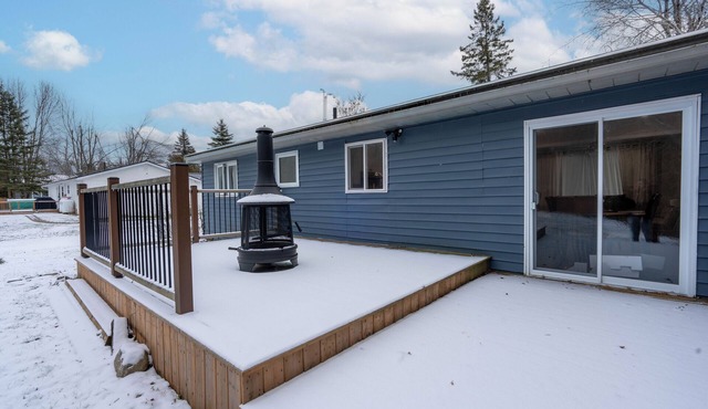 Cozy 3BR Home by Fenelon Falls | Firepit & Deck
