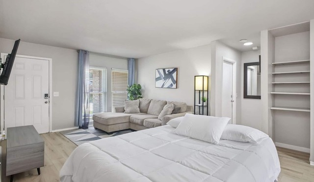 Cozy 3BR Home Family-friendly Near Attractions
