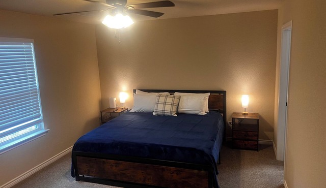 Cozy 3BR Home in Poolville/AC + Fast WiFi/Relaxing Escape
