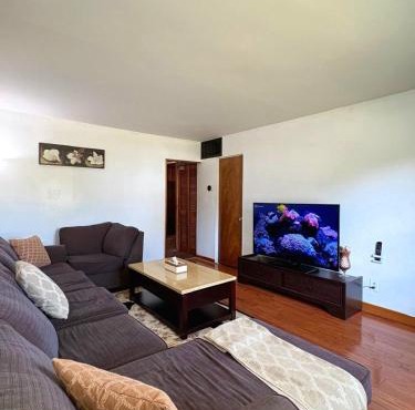 Cozy 3BR House Near Airport & Transit!
