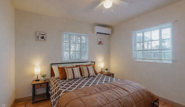 Cozy 3BR Modern Casita in Albuquerque w/Wifi & Parking