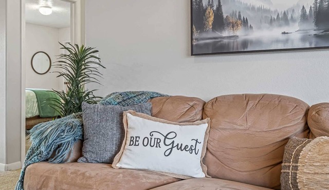 Cozy 3BR Nampa Home Spacious Yard + Smart TV