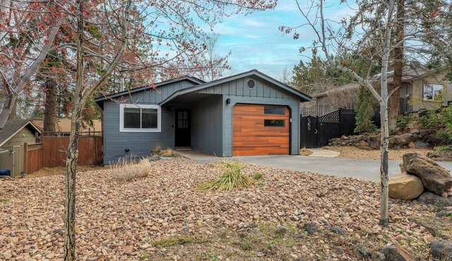 Cozy 3BR Retreat in Midtown Bend