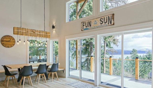 Cozy 3BR Retreat w/Lake Access, Deck, BBQ and Golf Cart for 11 guests