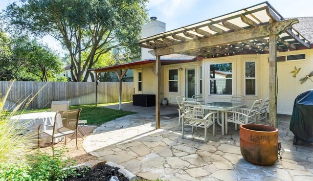Cozy 3BR Retreat w/Outdoor Dining & BBQ Grill