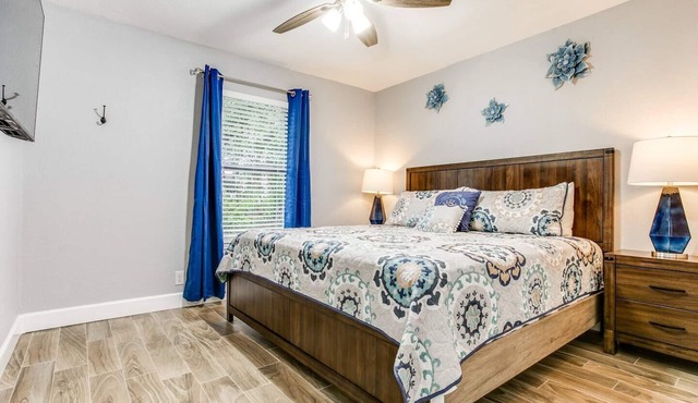 Cozy 3BR | Sleeps 8 | Private Pool + Game Room