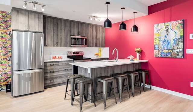 Cozy 3BR unit with Arcade in the heart of Calgary