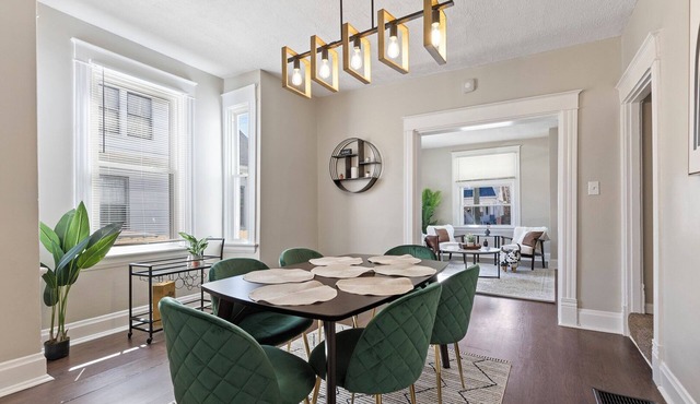 Cozy 3BR w/Office Parking Ideal for Travel Pros