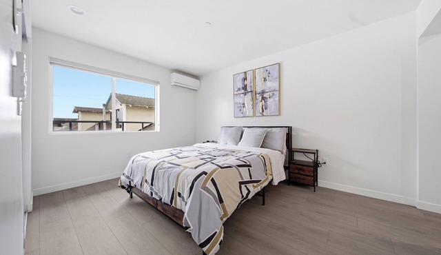 Cozy 3BR w/Patio Near Koreatown & DTLA