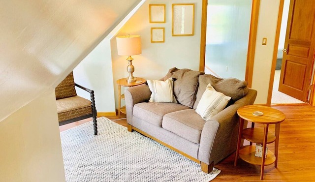 Cozy 3rd Floor Apartment Near Downtown [5-6]nn