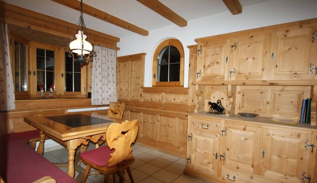 Cozy 4 1/2 room maisonette with Arvenstube with a view of the mountains
