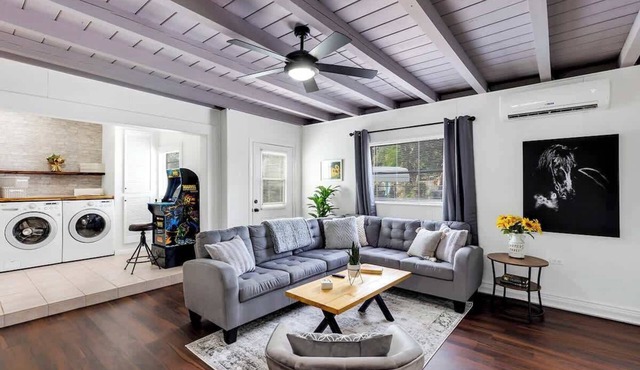 Cozy 4/2, King Beds, Pergola, Hot Tub & Pool