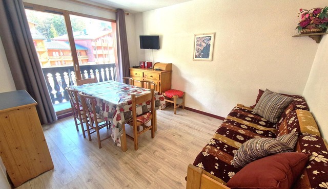 Cozy 4-6 Person Apartment in Central Location with Easy Access to Slopes and Ski Facilities