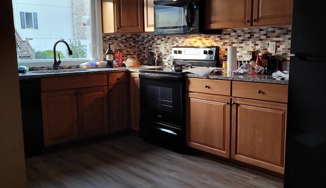 Cozy 4 bdrm 4 bath ski resort with tons of amenities.