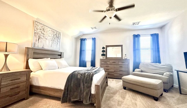 Cozy-4 BDRM near Airport FAA Outlet Malls