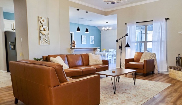Cozy 4 Bdrm with spacious private primary suite
