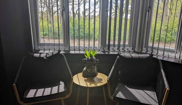 Cozy 4 Bed 2 Bath - 10 minutes to Widnes Train Station