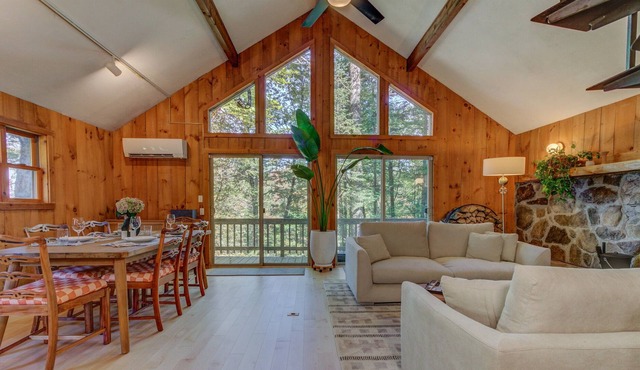 Cozy 4-Bed Chalet with Sauna & Fire Pit