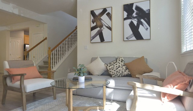 Cozy 4 bedroom 3 bath home away from home