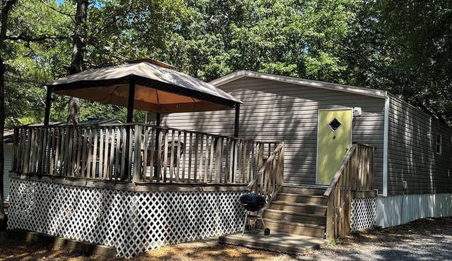 Cozy 4-bedroom cabin in peaceful New Concord with AC at Missing Hill Resort