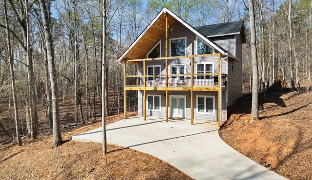 Cozy 4-bedroom cabin with AC, WiFi in Lake Hartwell - Near Clemson