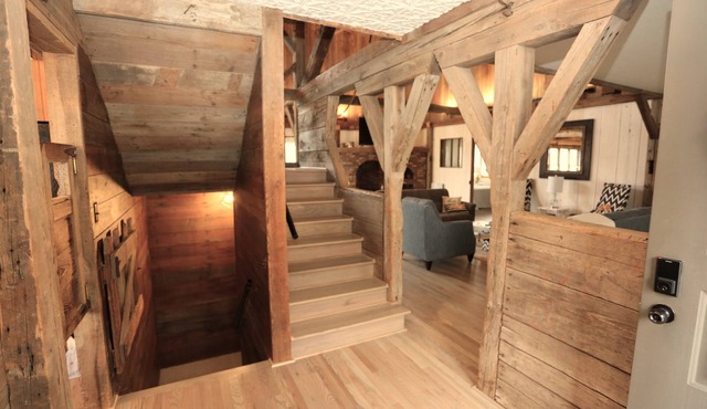 Cozy 4-bedroom cabin with WiFi, near Seward, located on 10 acres.
