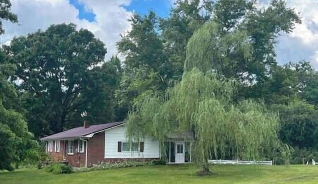 Cozy 4 Bedroom Cottage on Historic 120 acre Farm
