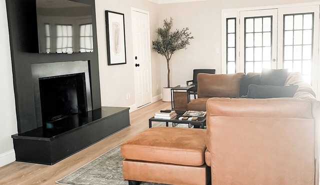 Cozy 4-bedroom house in beautiful Peachtree City with WiFi, AC.