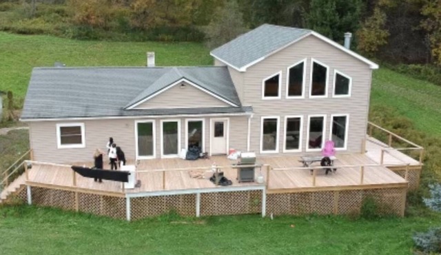 Cozy 4-bedroom home in delightful East Meredith with AC, WiFi