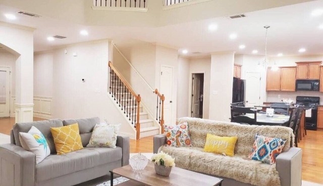 Cozy 4 Bedroom Home in Lawrenceville