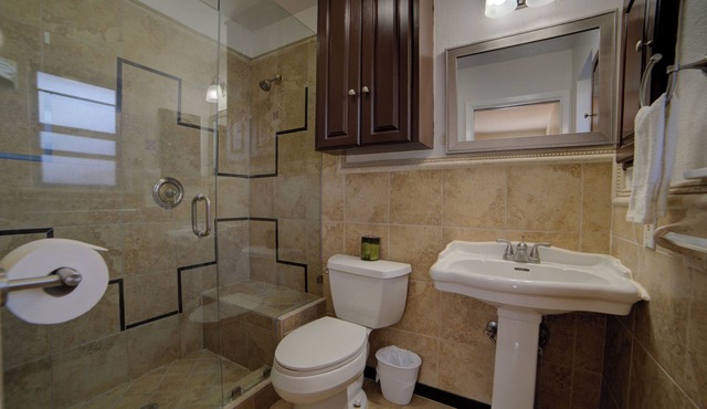 Cozy 4-bedroom house in wonderful San Antonio with WiFi, AC, and pet friendly.