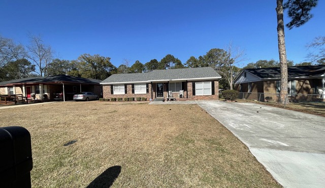 Cozy 4 bedroom House 2.5 bath