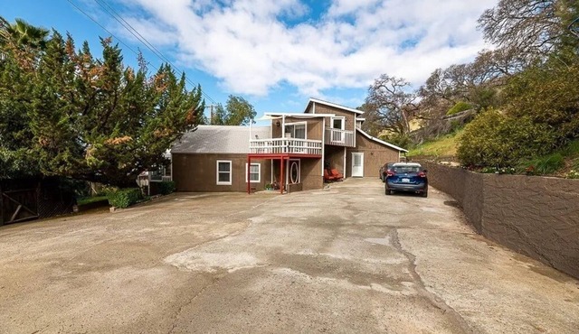 Cozy 4-bedroom house in pleasant Nice with AC, WiFi beautiful view of the lake