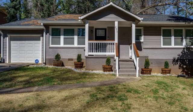 Cozy 4-bedroom house in wonderful Atlanta with BBQ -10min to airport
