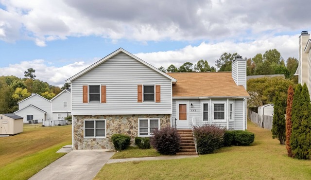 Cozy 4-bedroom house with AC and WiFi near downtown Greensboro