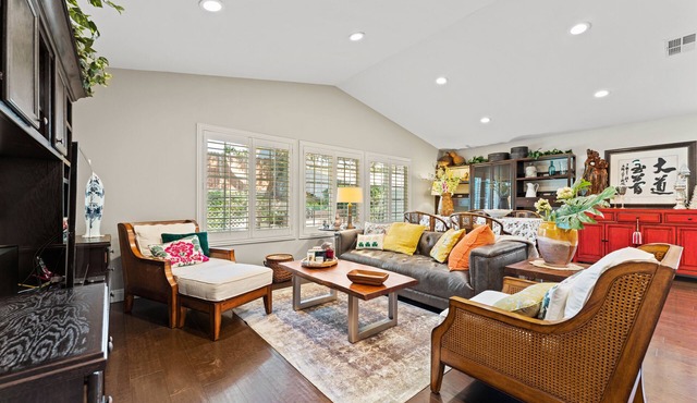 Cozy 4-bedroom house with hardwood flooring