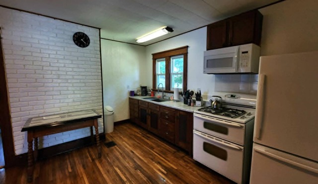 Cozy 4-bedroom house with AC and WiFi in peaceful Avoca